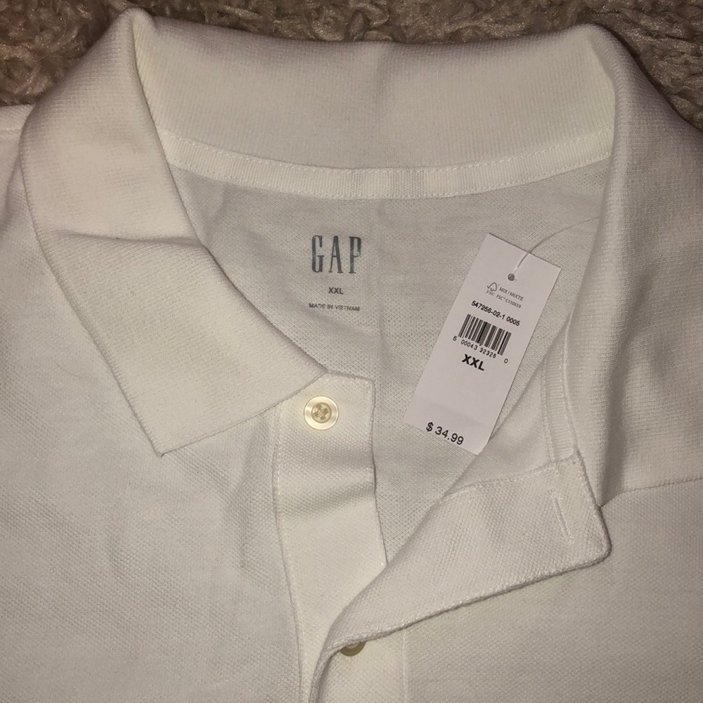 NWT!! Men’s GAP collared T-shirt bundle - Picture 3 of 5